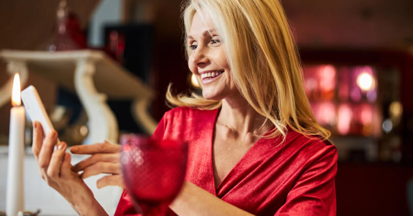 Dating med ældre kvinder: Det hotteste eventyr venter